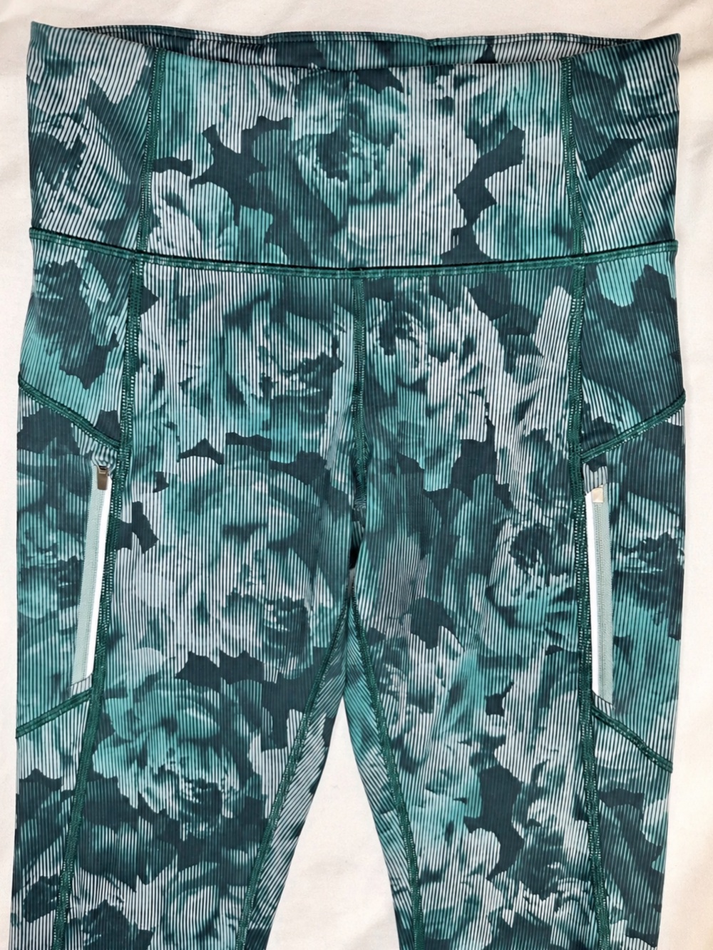 Athleta Rainer Printed 7/8 Tight Green Black High Rise Leggings Size S